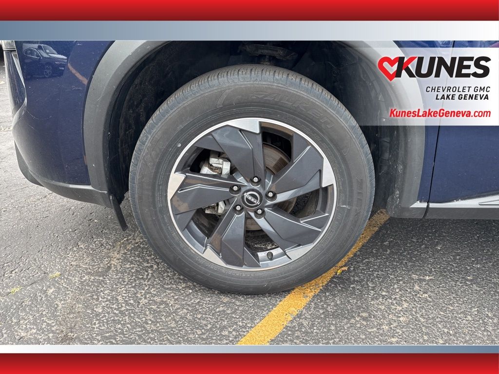 Vehicle image 10 of 53