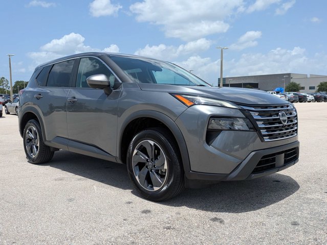 2024 Nissan Rogue SV Image 3 of 35