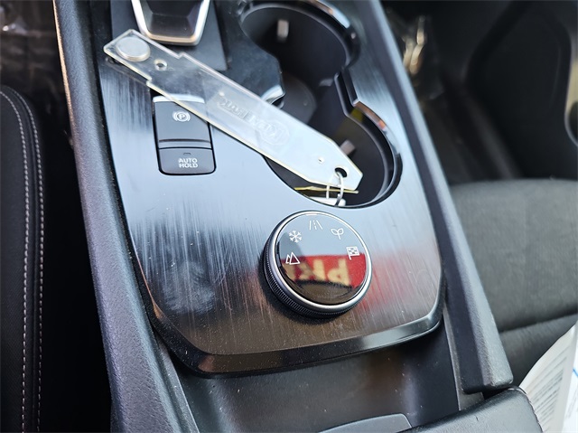 Vehicle image 15 of 20