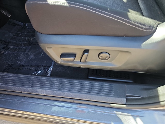 Vehicle image 12 of 20