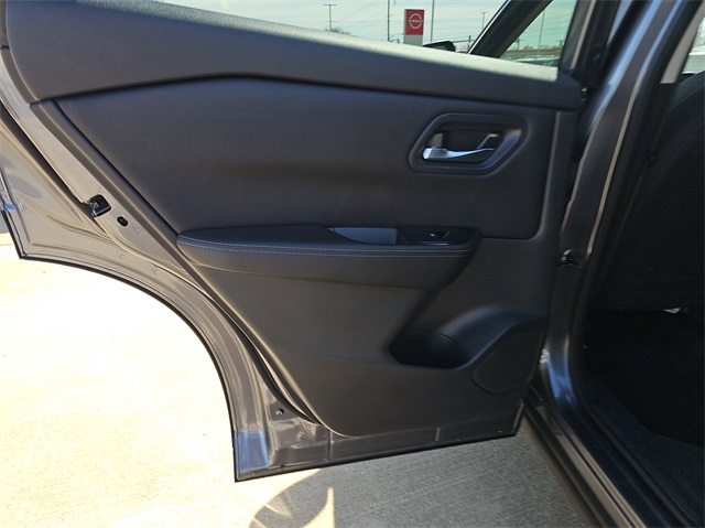 Vehicle image 9 of 20