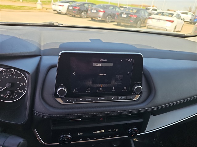Vehicle image 13 of 20