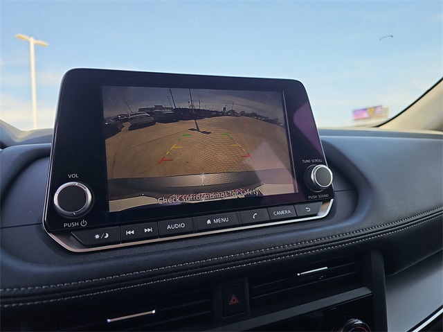 Vehicle image 16 of 20