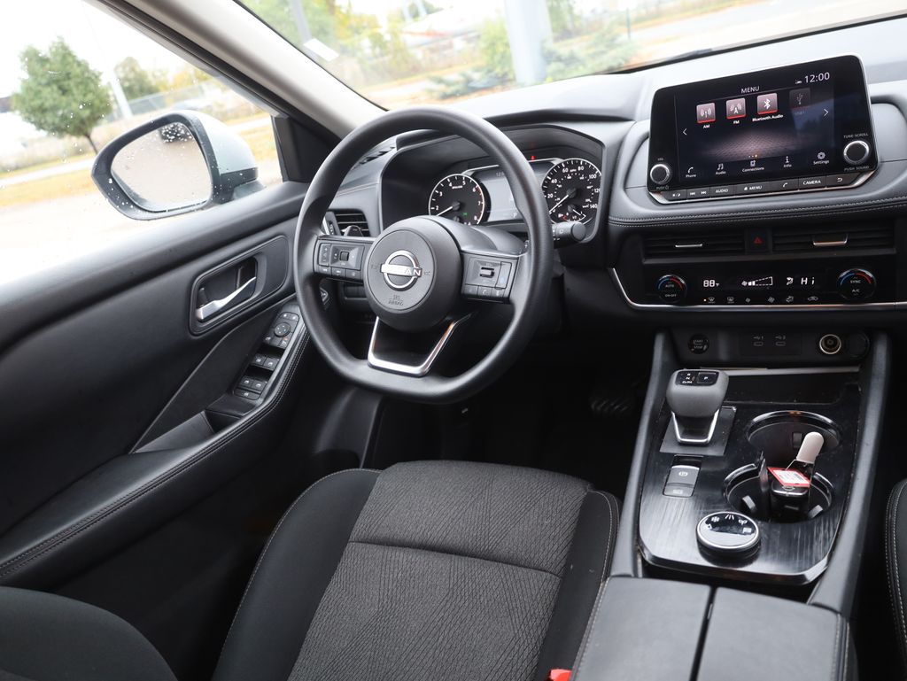 2024 Nissan Rogue SV Image 19 of 39