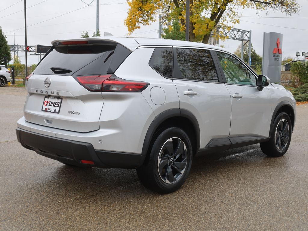 2024 Nissan Rogue SV Image 5 of 39