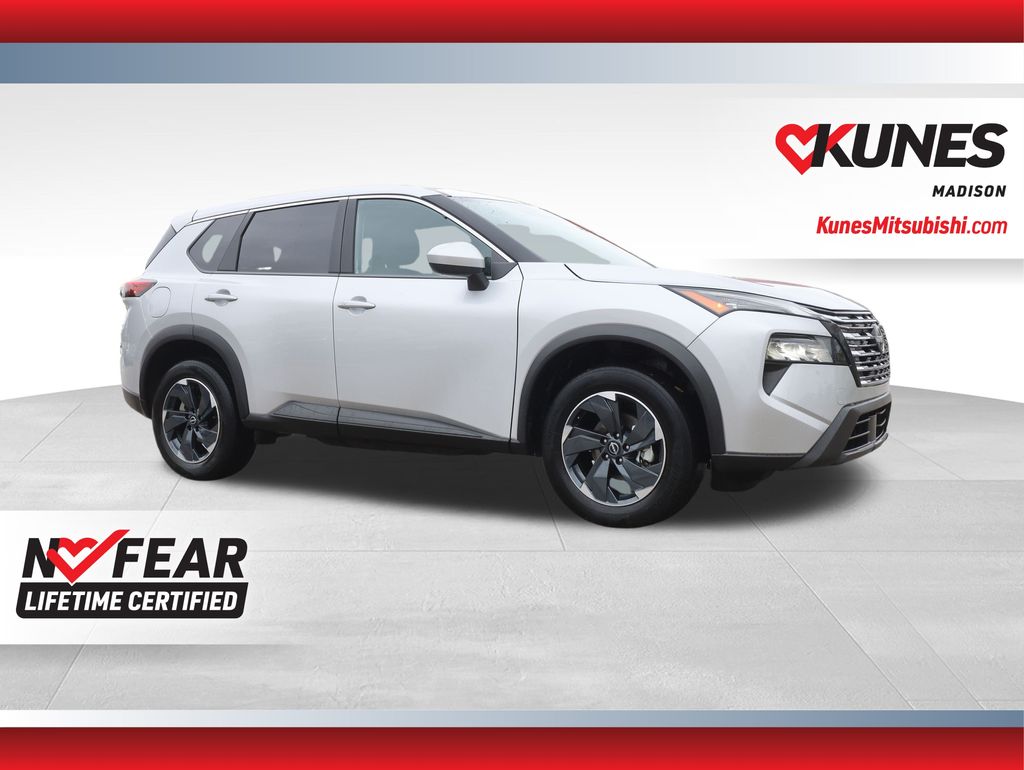 2024 Nissan Rogue SV Image 3 of 39