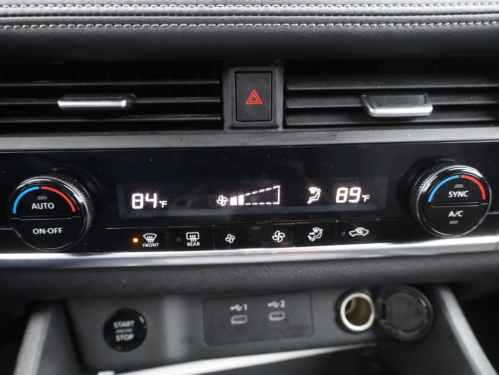 2024 Nissan Rogue SV Image 32 of 39