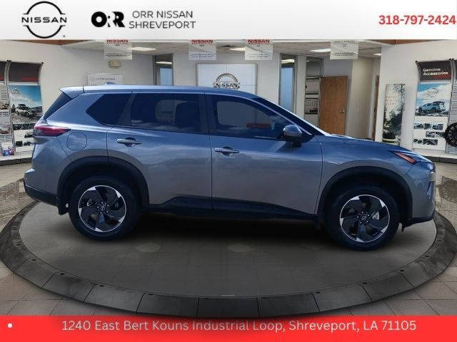 2024 Nissan Rogue SV Image 3 of 28