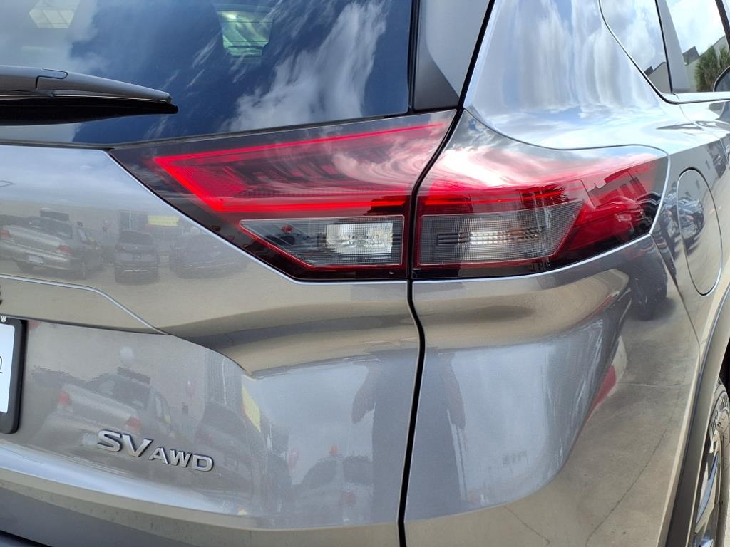 Vehicle image 11 of 31