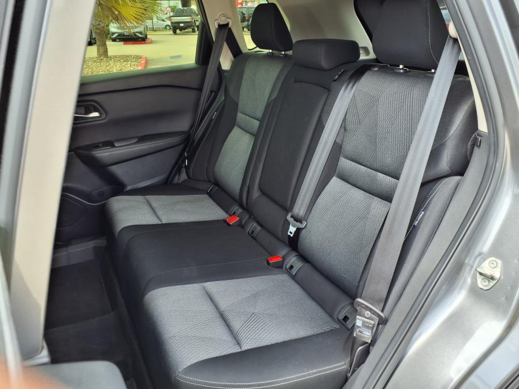 Vehicle image 17 of 31