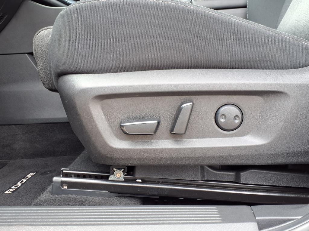 Vehicle image 23 of 31