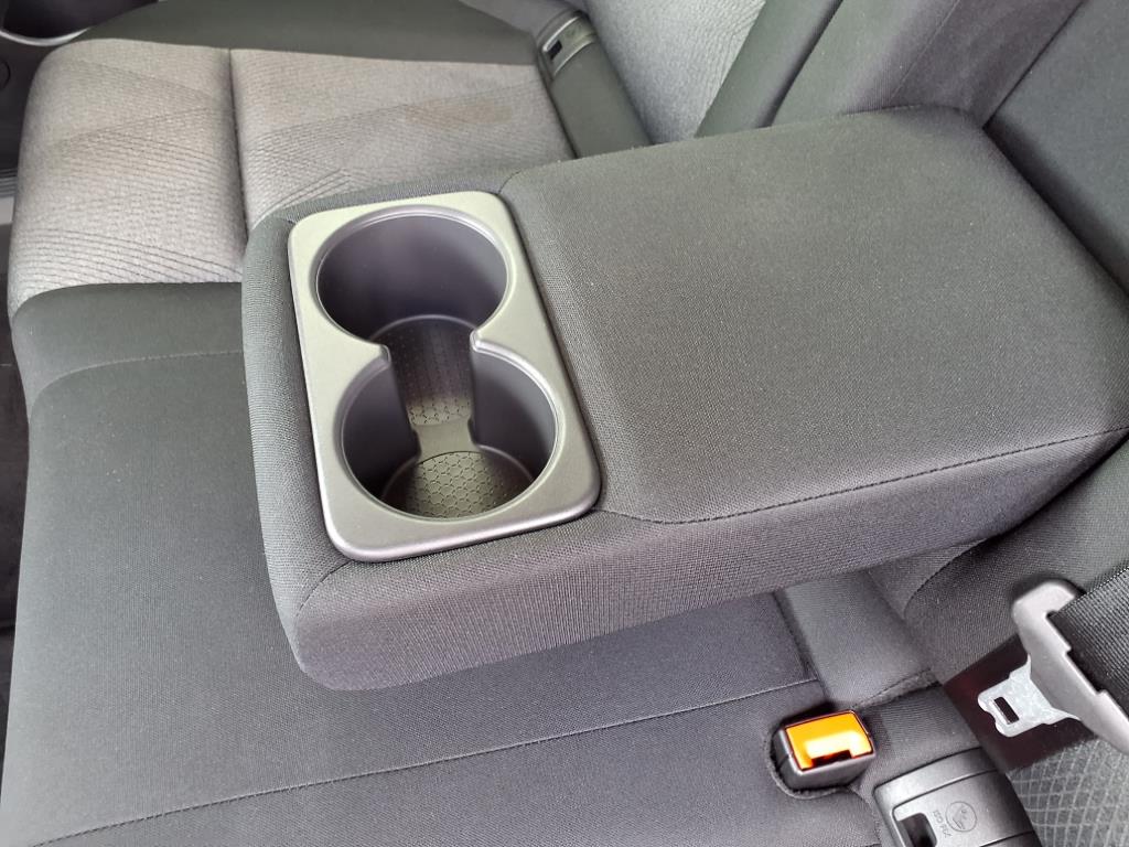 Vehicle image 18 of 31