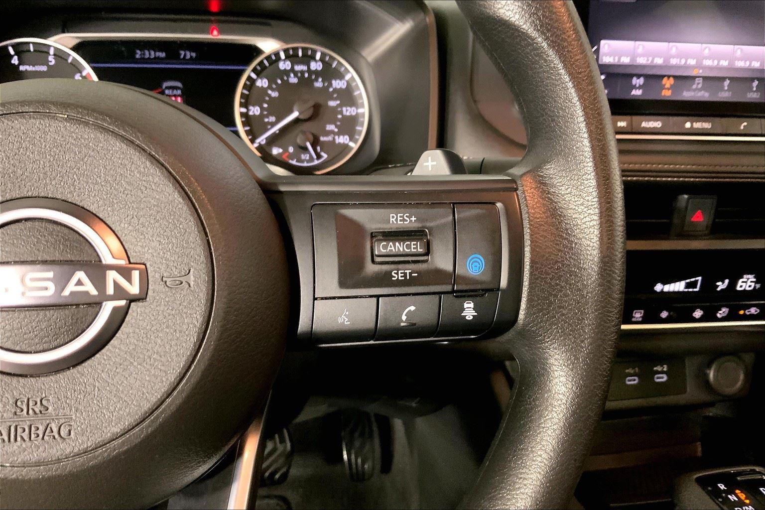 2024 Nissan Rogue SV Image 17 of 32