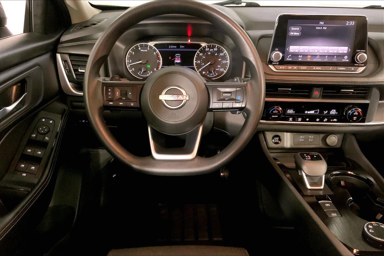 2024 Nissan Rogue SV Image 16 of 32