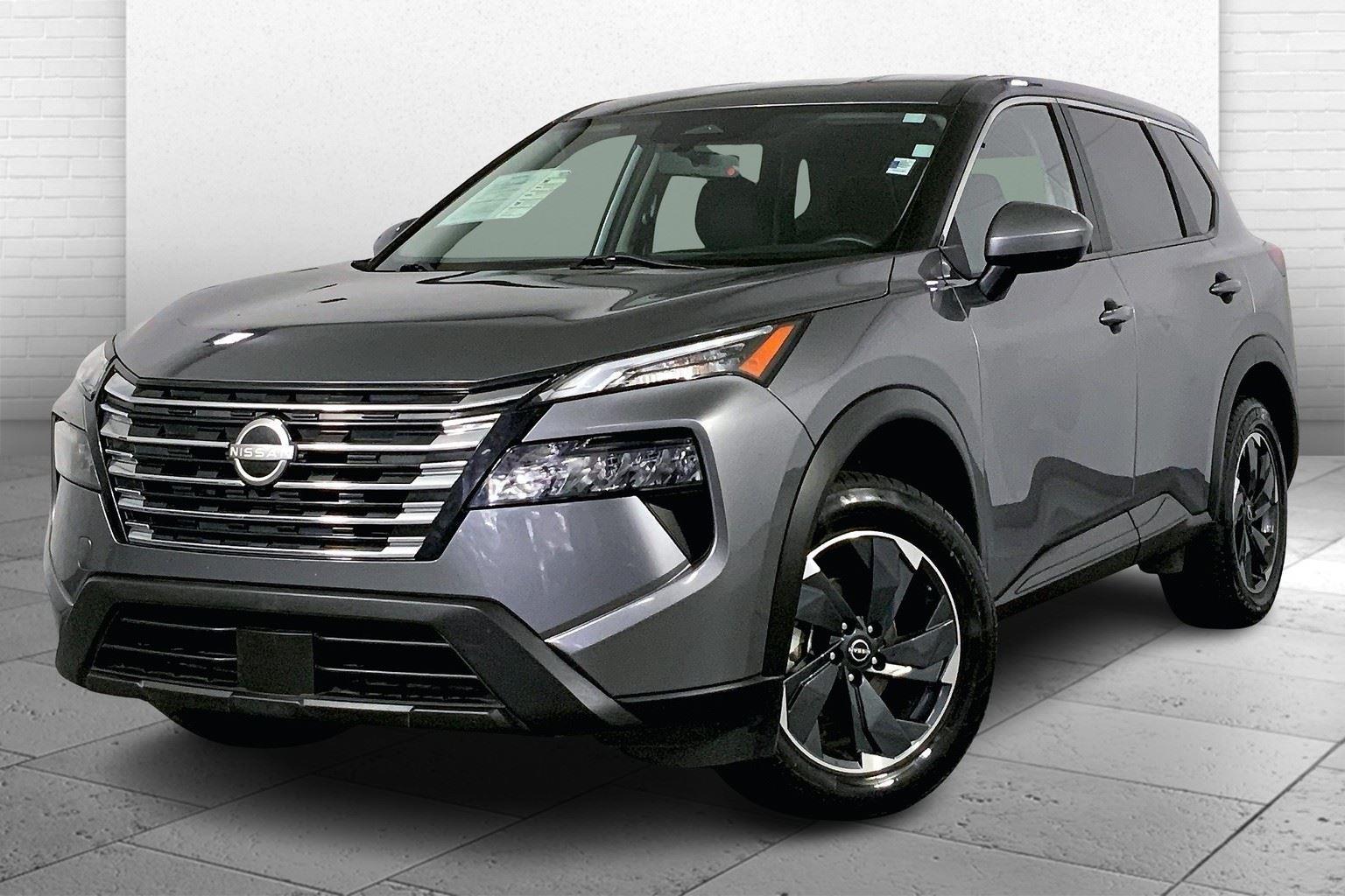 2024 Nissan Rogue SV Image 1 of 32