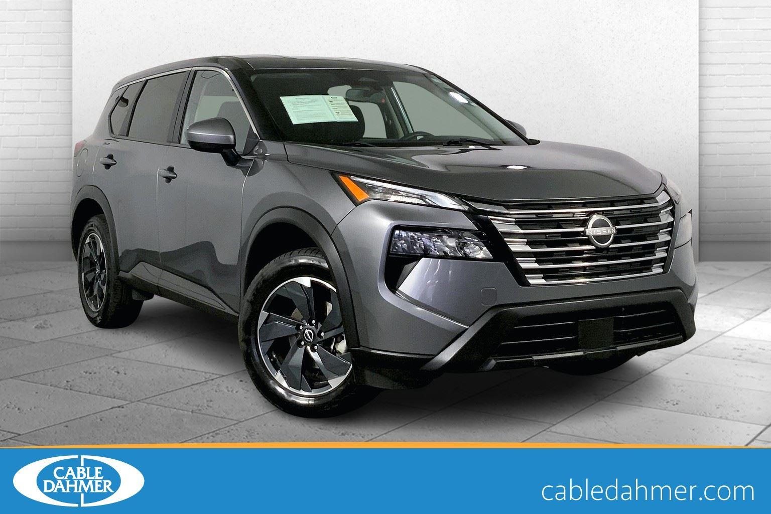 2024 Nissan Rogue SV Image 3 of 32