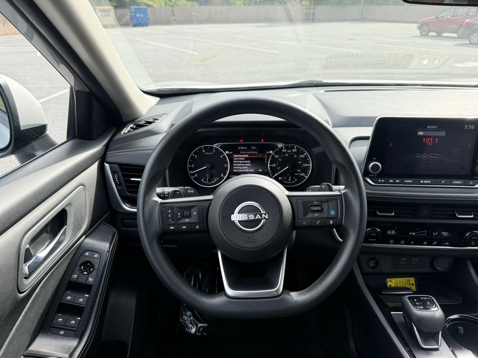 2024 Nissan Rogue SV Image 20 of 33