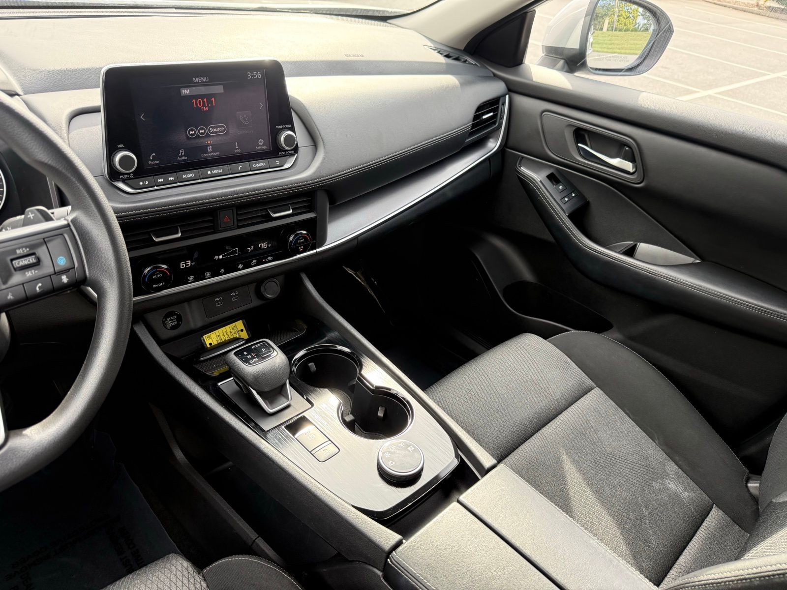 2024 Nissan Rogue SV Image 32 of 33