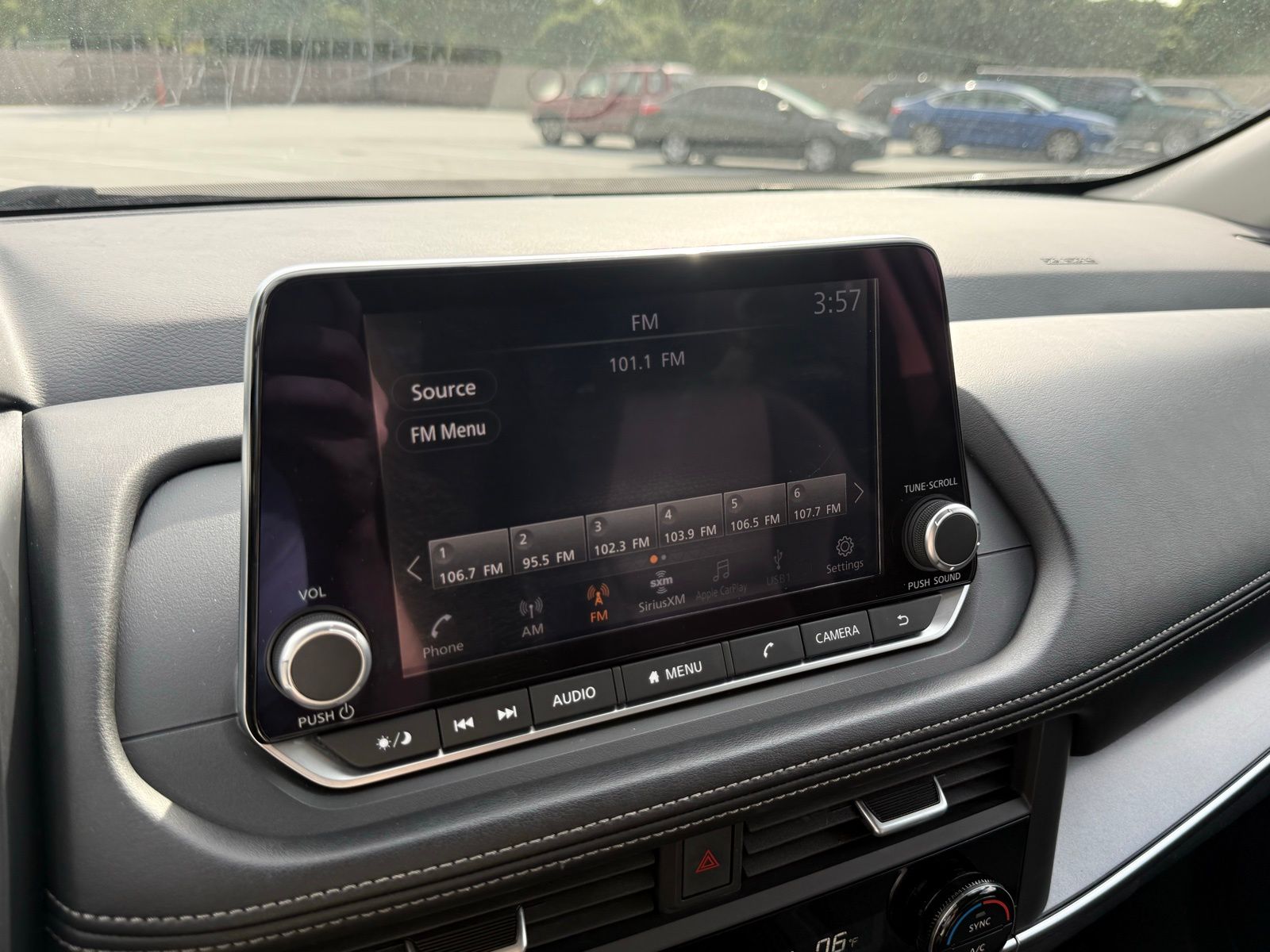 2024 Nissan Rogue SV Image 27 of 33