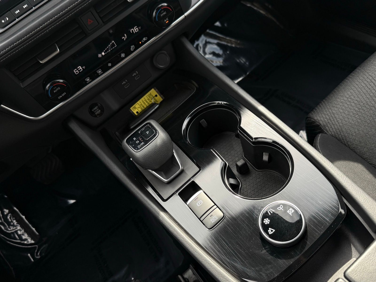 2024 Nissan Rogue SV Image 29 of 33