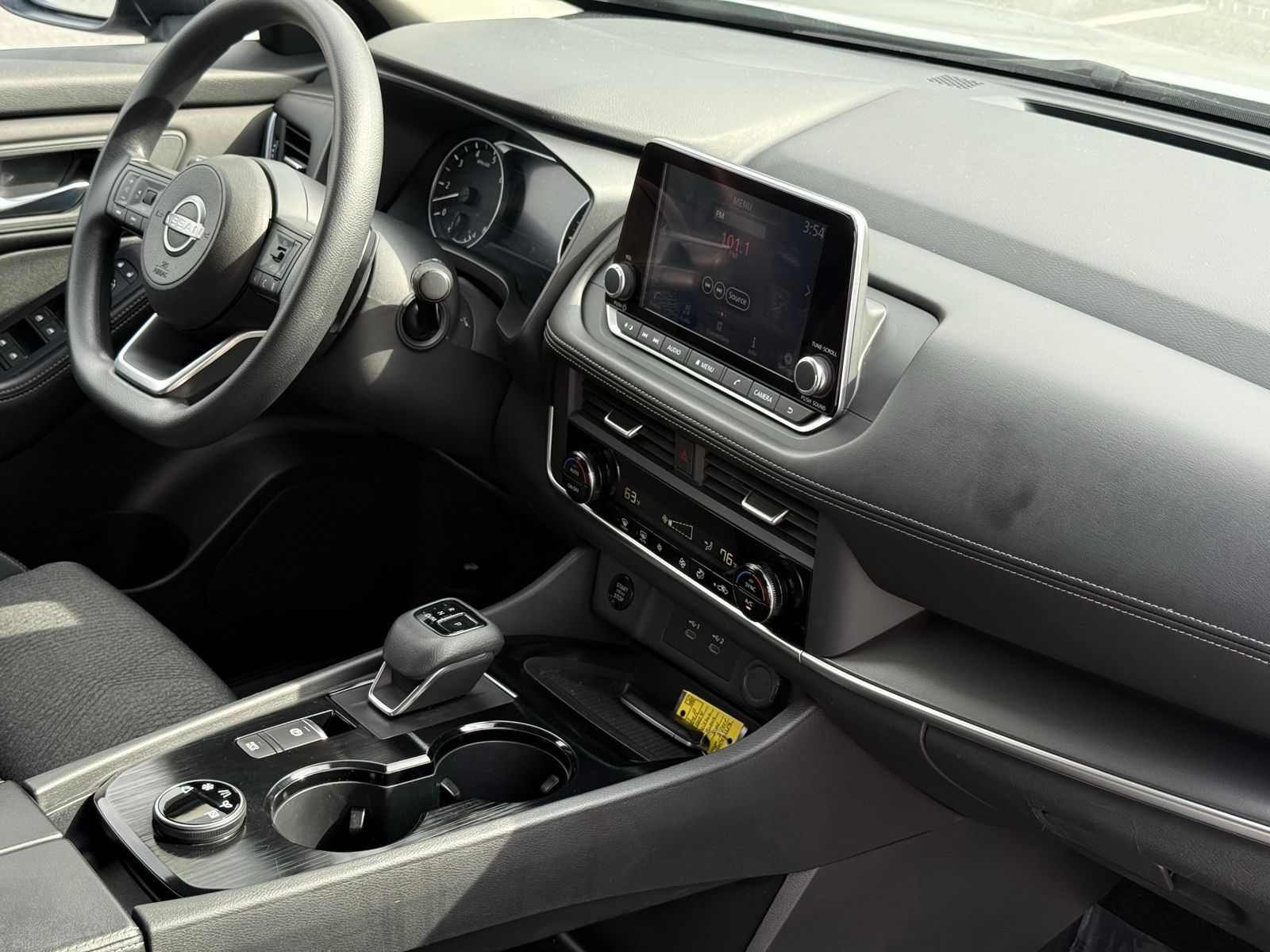 2024 Nissan Rogue SV Image 22 of 33