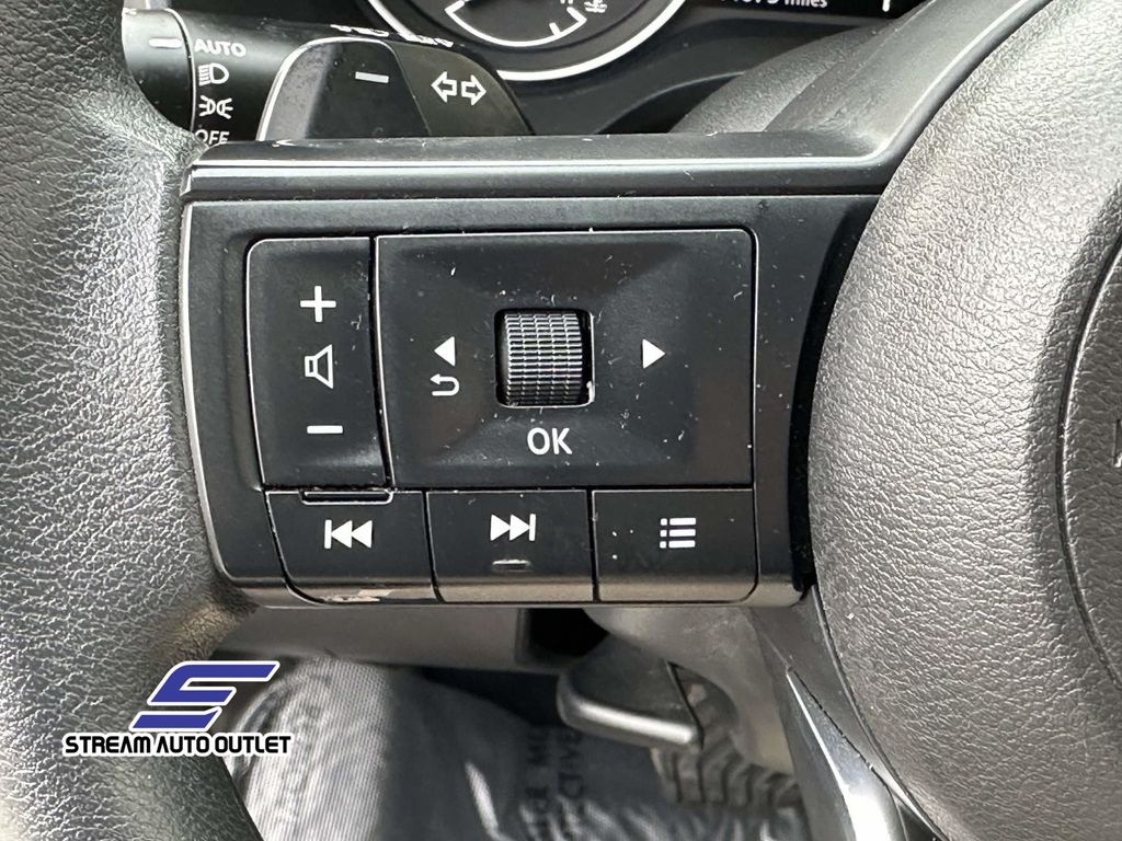 2024 Nissan Rogue SV Image 31 of 36