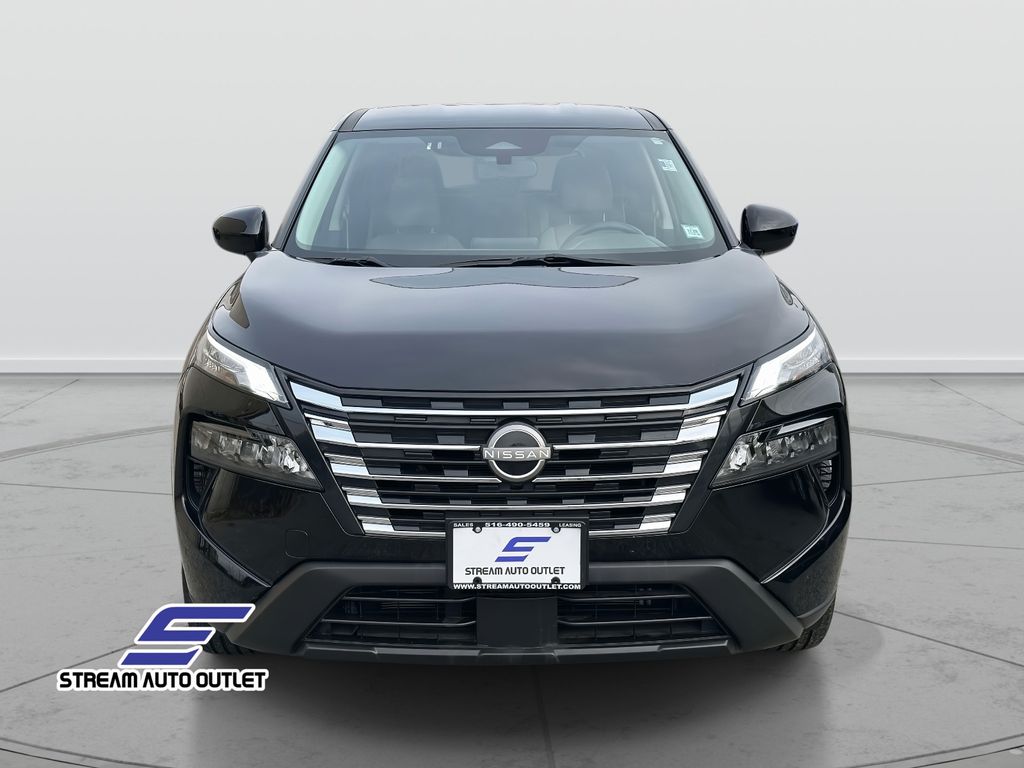 2024 Nissan Rogue SV Image 3 of 36