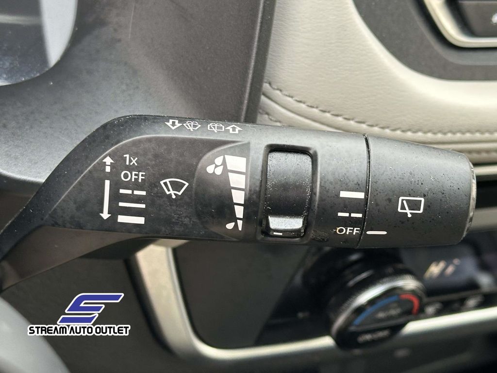2024 Nissan Rogue SV Image 19 of 36