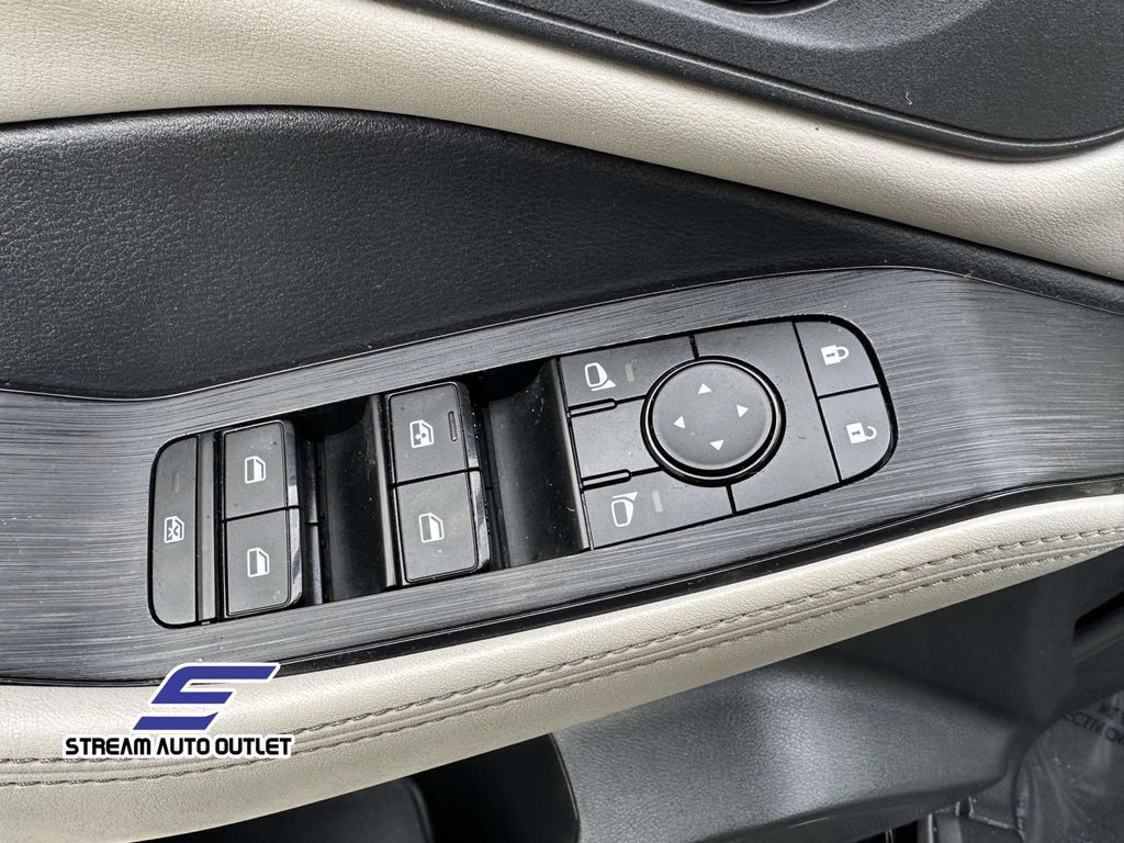 2024 Nissan Rogue SV Image 34 of 36