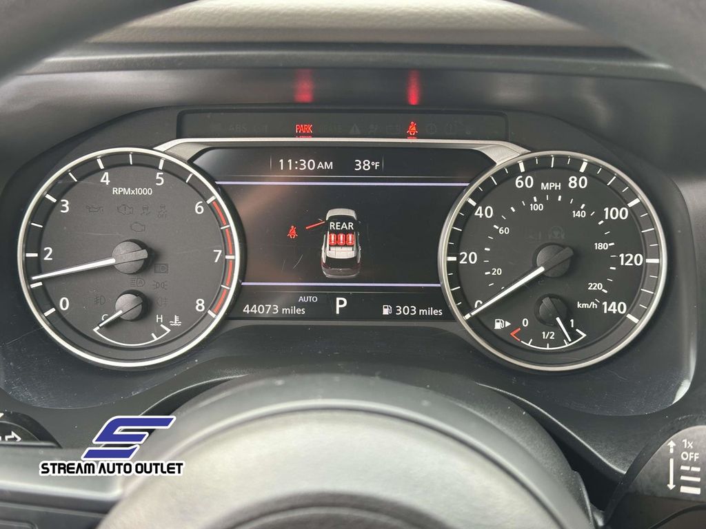 2024 Nissan Rogue SV Image 13 of 36