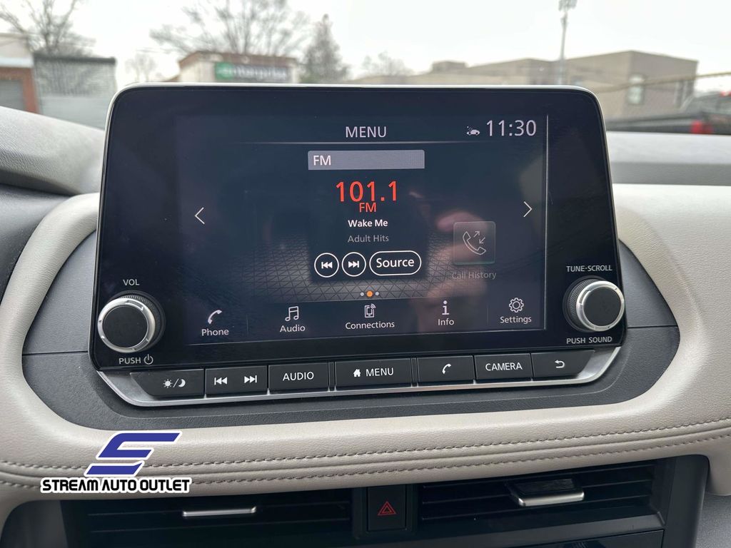 2024 Nissan Rogue SV Image 14 of 36