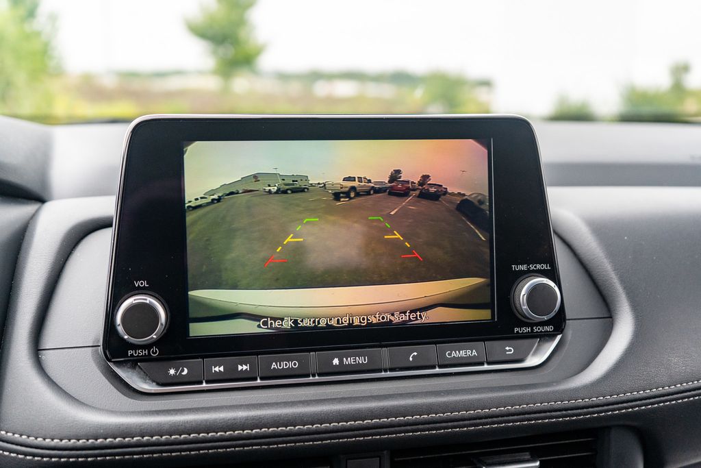 2024 Nissan Rogue SV Image 18 of 37