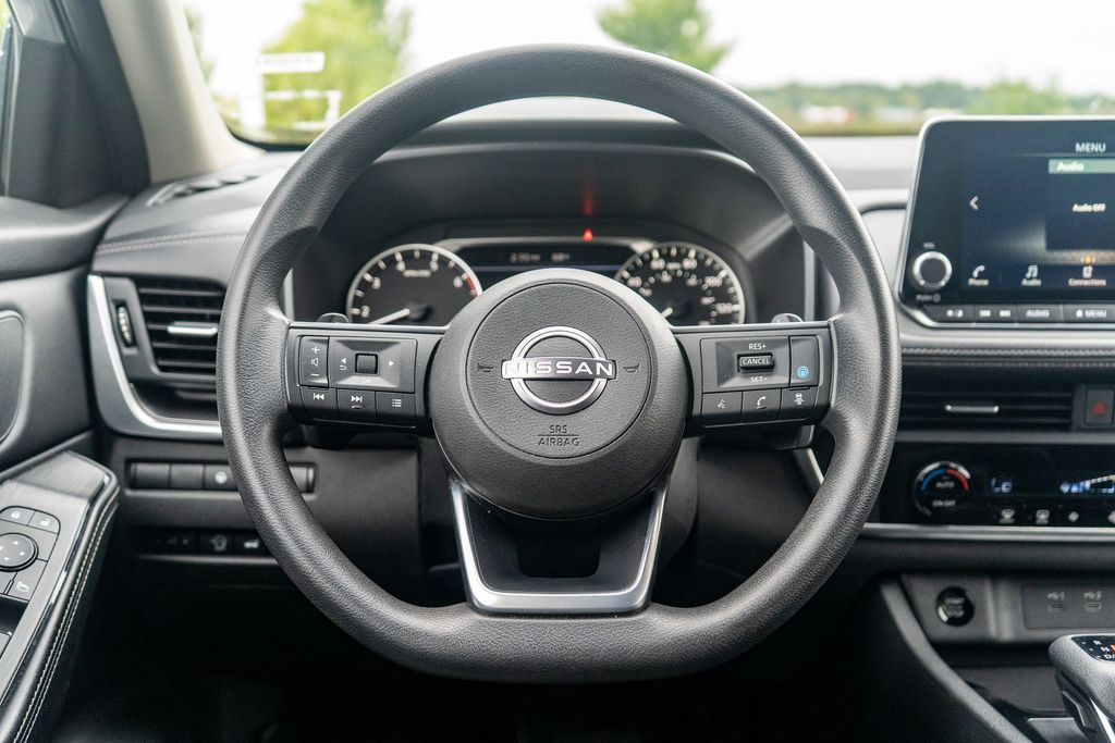 2024 Nissan Rogue SV Image 31 of 37