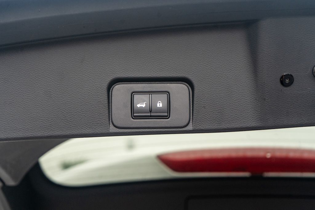 2024 Nissan Rogue SV Image 23 of 37