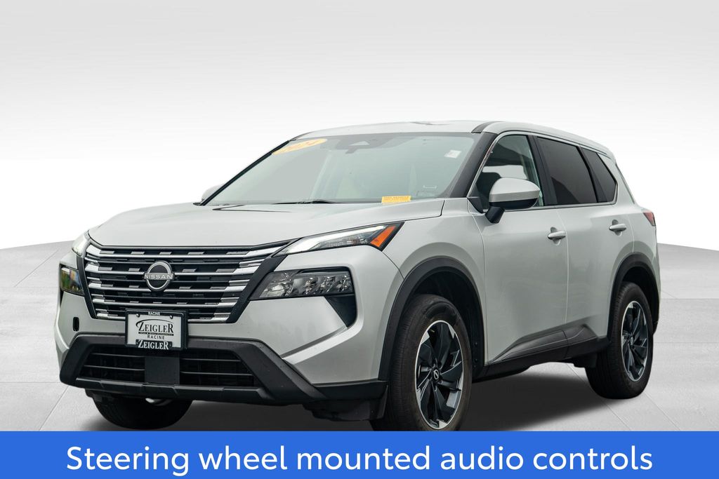 2024 Nissan Rogue SV Image 2 of 37