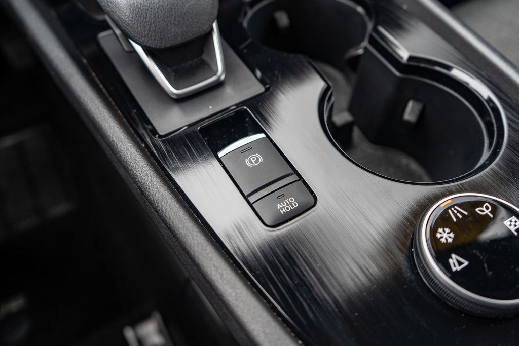 2024 Nissan Rogue SV Image 34 of 37