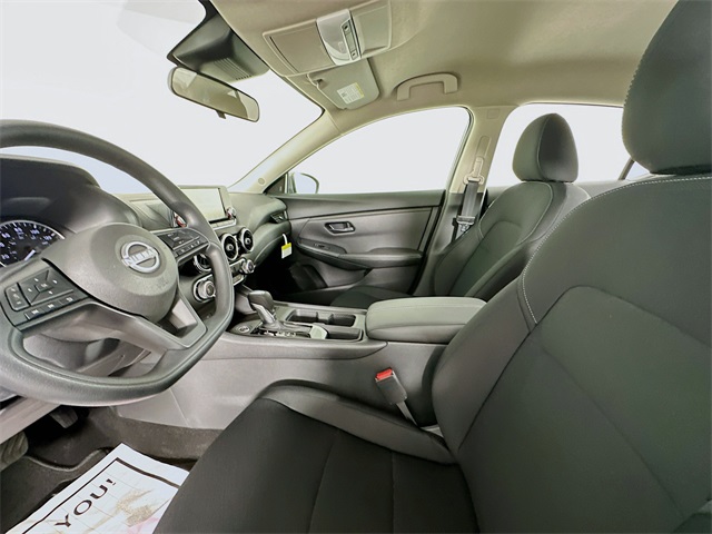 Vehicle image 21 of 27