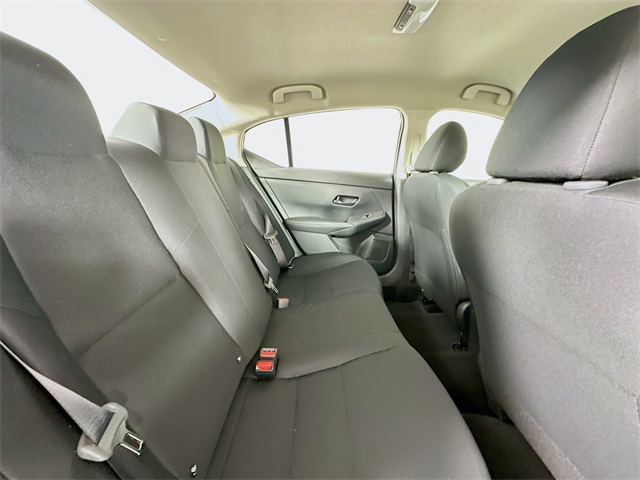 Vehicle image 25 of 27