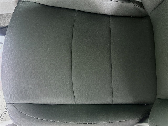 Vehicle image 20 of 27