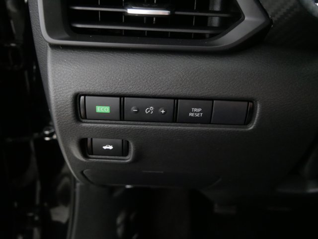 Vehicle image 26 of 33