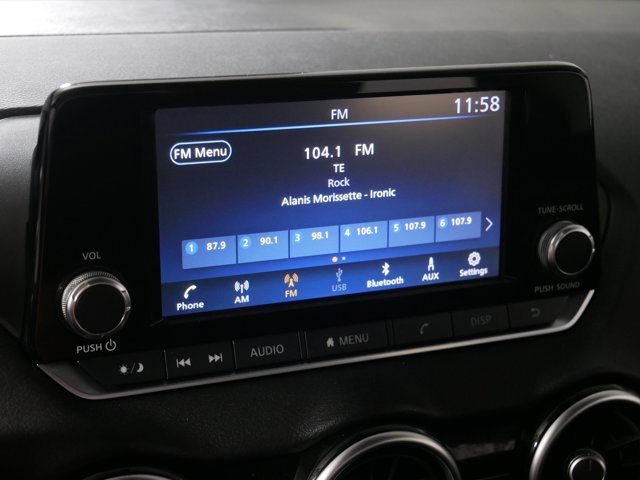 Vehicle image 22 of 33