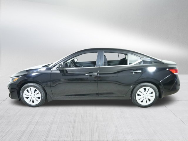 Vehicle image 8 of 33