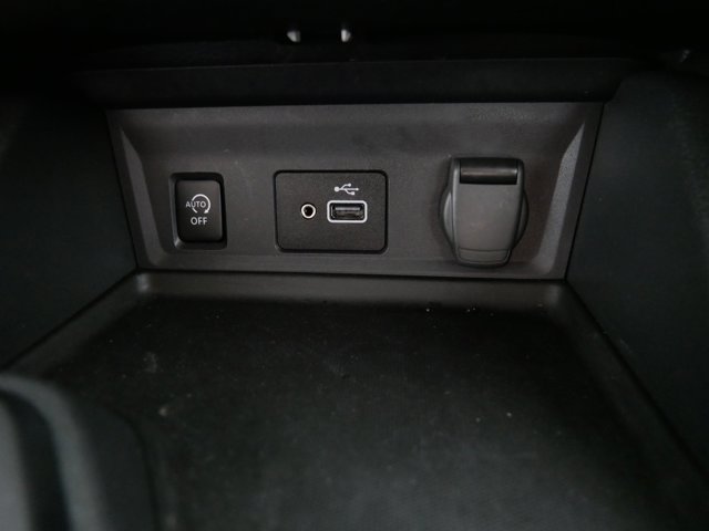 Vehicle image 29 of 33