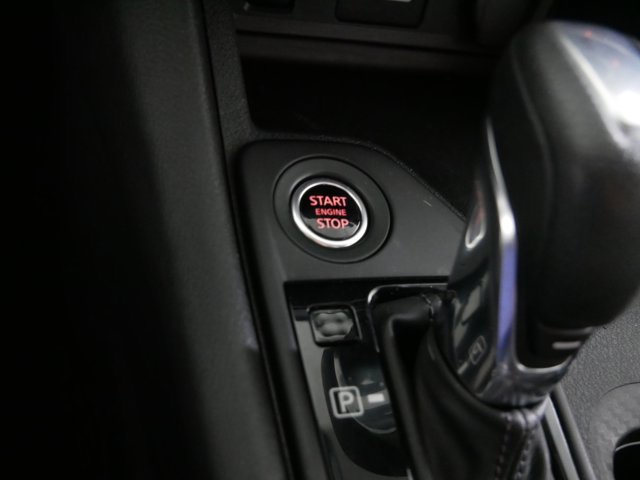 Vehicle image 32 of 33