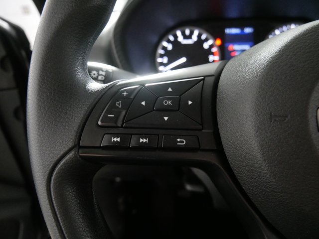 Vehicle image 27 of 33