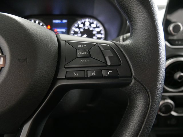 Vehicle image 28 of 33