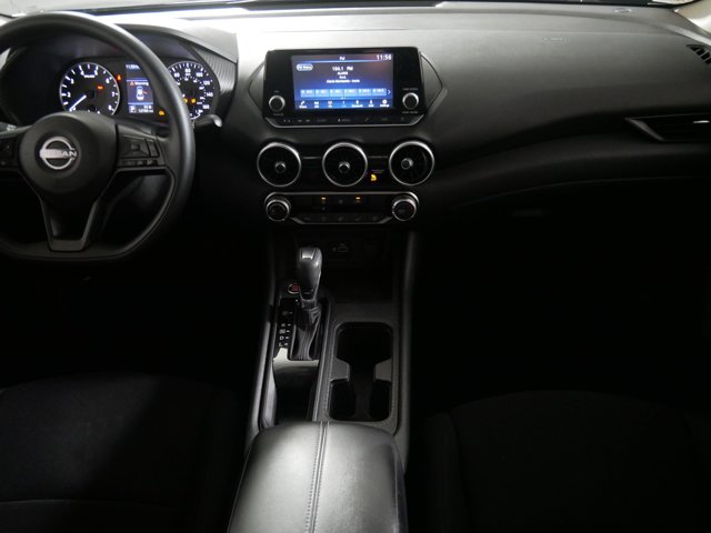 Vehicle image 10 of 33