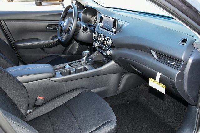 Vehicle image 23 of 37
