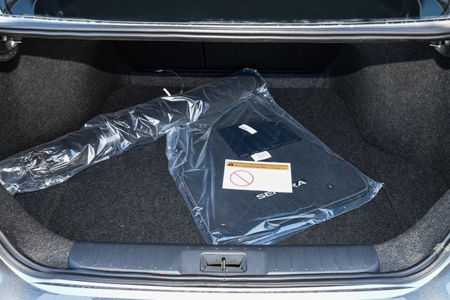 Vehicle image 20 of 37