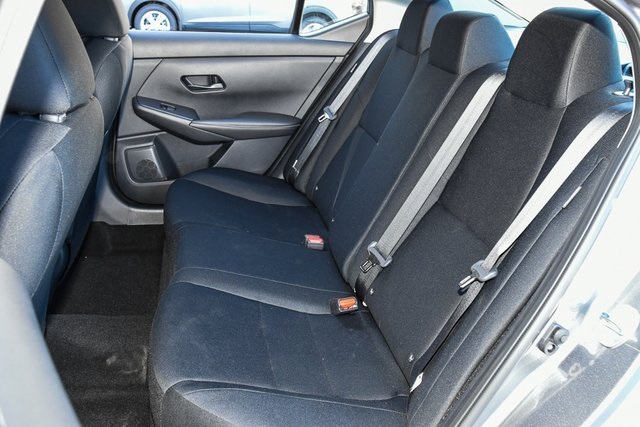 Vehicle image 19 of 37